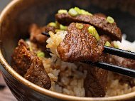 Рецепта Азиатско сладко-кисело телешко с ориз със соев сос и джинджифил